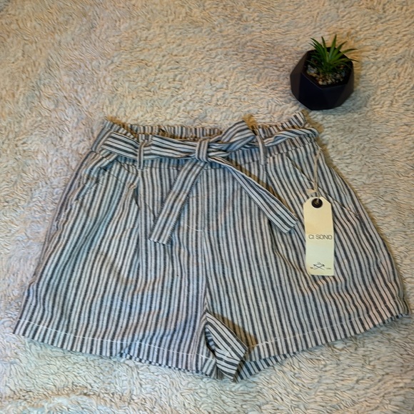 NWT Ci Sono Charcoal/White Striped Shorts Paperbag Waist Elastic size M - Picture 2 of 10
